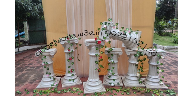theme photo booth decorators in bangalore roman theme with roman pillars
